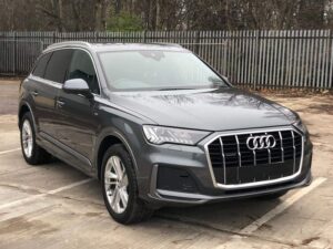 Audi Q7 rent in Manchester