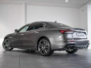 Maserati Quattroporte Car Rent