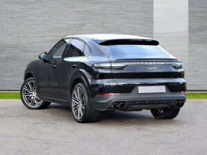 Porsche Cayenne Sports Car 15