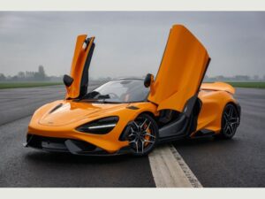 Mclaren 765LT (Limo Hire) 2