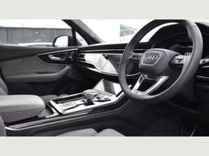 Audi SQ7 Sports Car 5