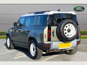 Range Rover (Land Rover Defender 110) 11